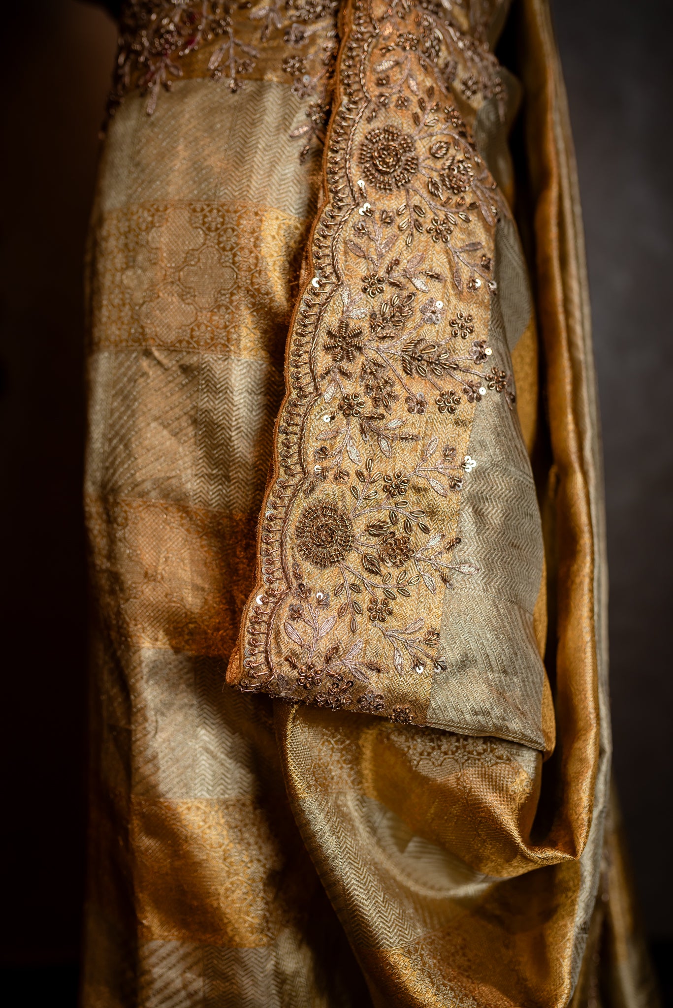 GOLD EXQUISITE EMBROIDERED KANJIVARAM SAREE SS-1050