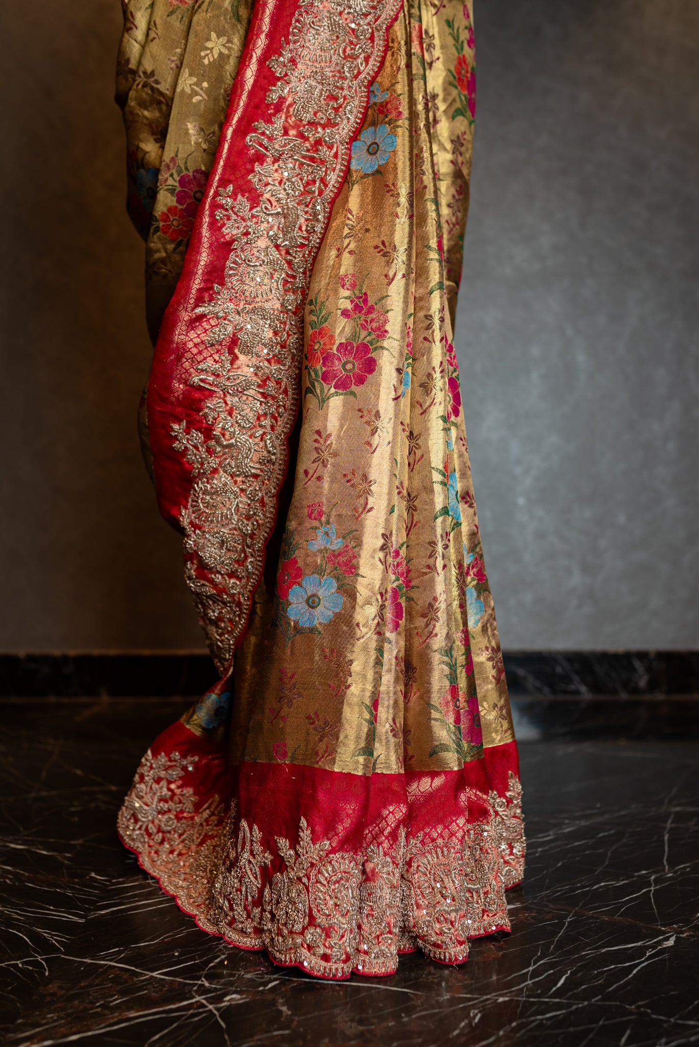 ELEGANT PURE KANJIVARAM SAREE WITH EXQUISITE HANDCRAFTED DETAILS SS-1037