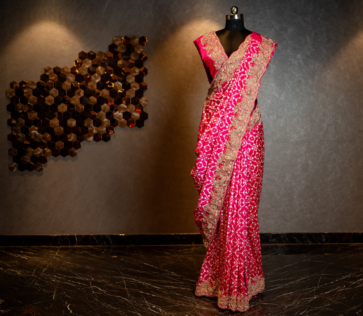 AN ELEGANT PINK HANDCRAFTED PURE POCHAMPALLY IKKAT SAREE SS-946