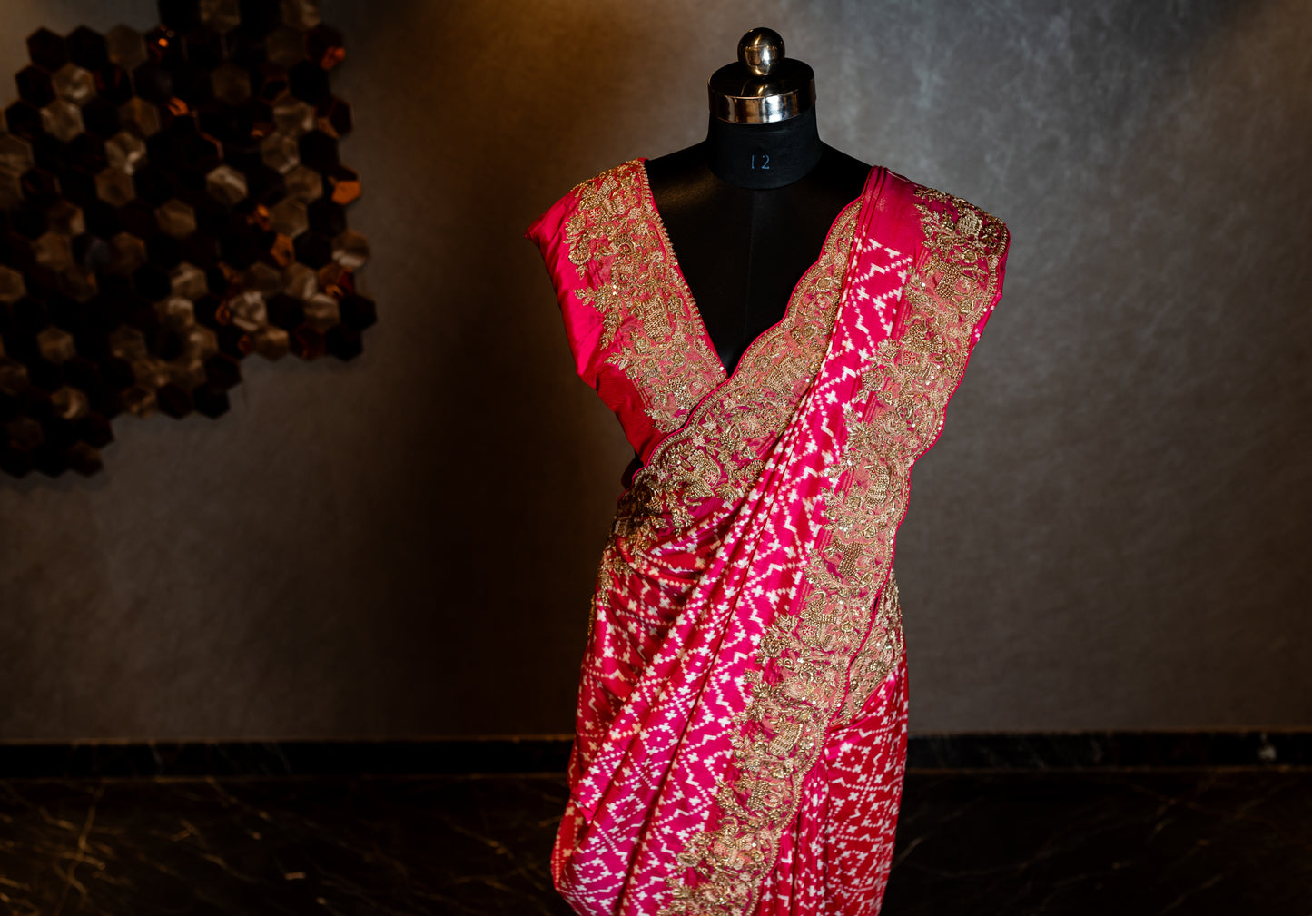 AN ELEGANT PINK HANDCRAFTED PURE POCHAMPALLY IKKAT SAREE SS-946