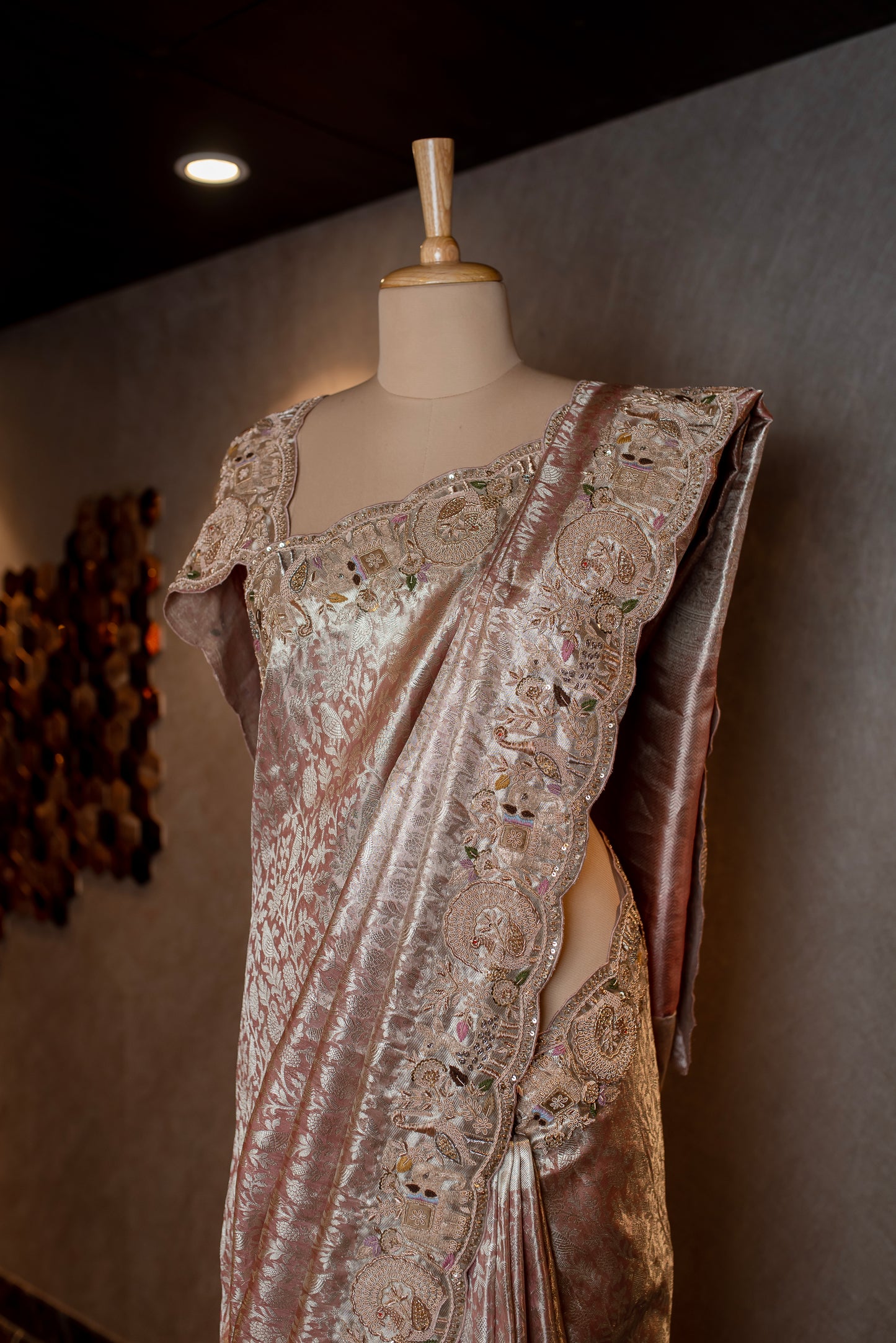 BEAUTIFUL HANDEMBROIDERED BROCADE SAREE SS-957